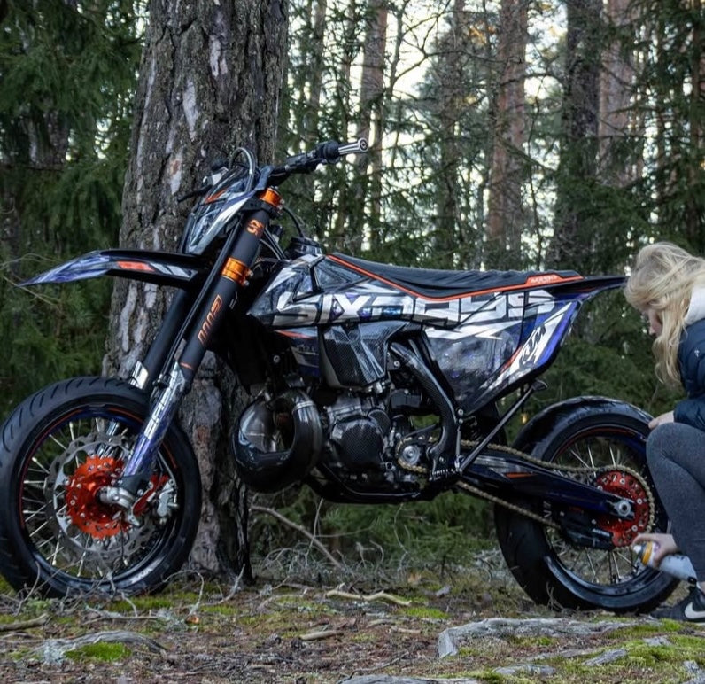 KTM supermoto Sturdy Racing -vanteilla