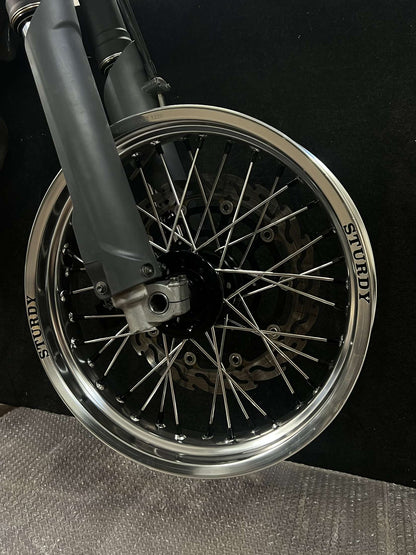 Sturdy Racing supermoto-etuvanne – hopea kehä, musta napa
