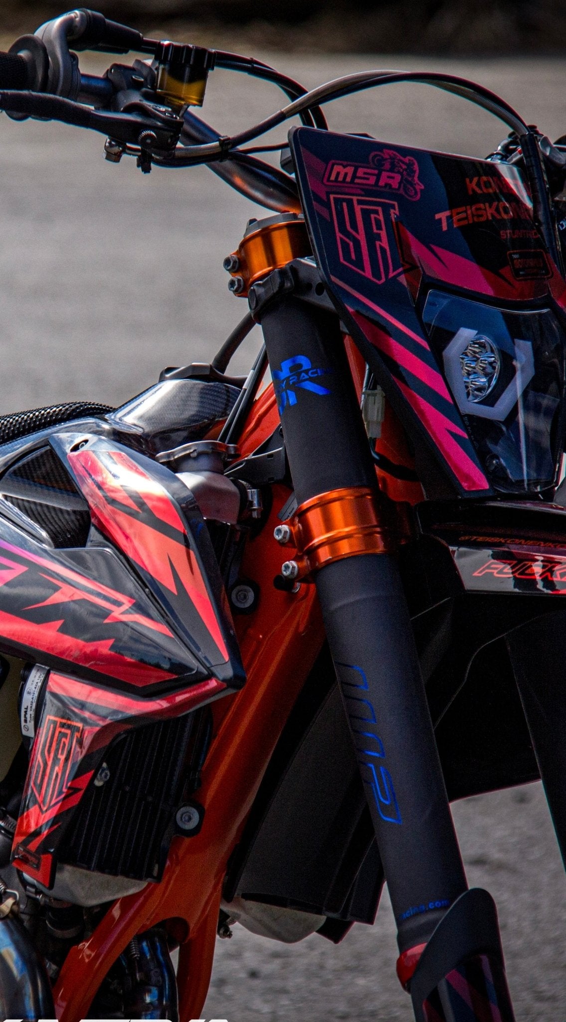 WP CHROME FORKSHRINK (BLACK/MUSTA) - Sturdy Racing
